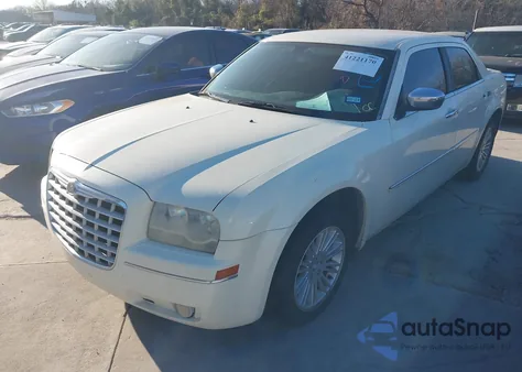 2010 Chrysler 300 Touring z USA, uszkodzony, nr VIN 2C3CA4CD4AH213499